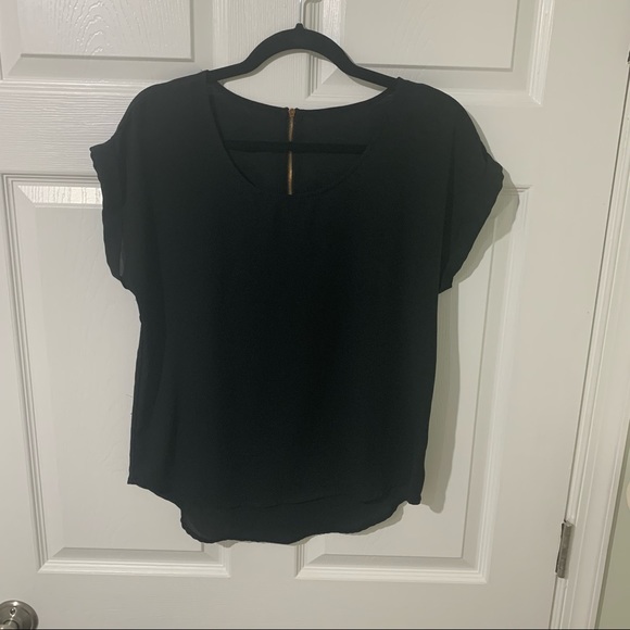 Cute black chiffon top. Size medium - Picture 4 of 9
